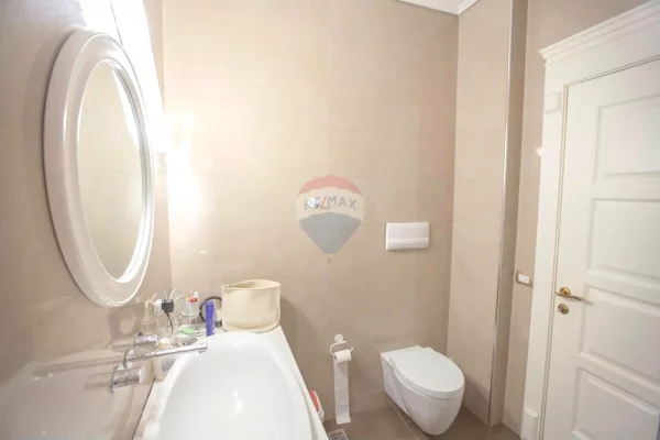 Shtepi me qera Apartament ne Tirane, 3+1, Mobilimi E mobiluar, Pagesa 1,900  Euro.