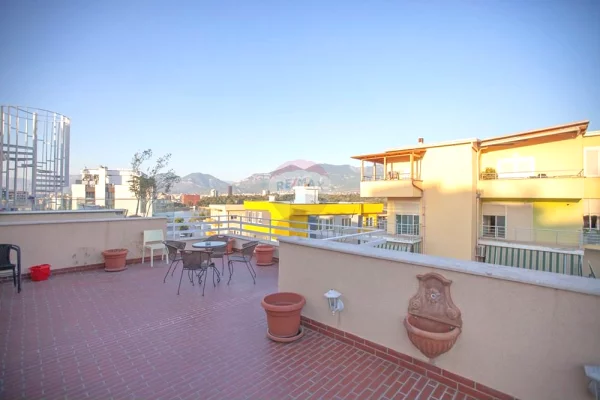 Shtepi me qera Apartament ne Tirane, 3+1, Mobilimi E mobiluar, Pagesa 1,900  Euro.