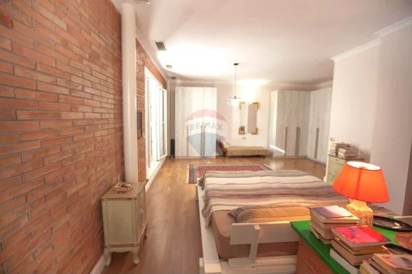 Shtepi me qera Apartament ne Tirane, 3+1, Mobilimi E mobiluar, Pagesa 1,900  Euro.