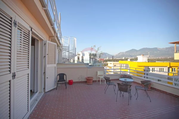 Shtepi me qera Apartament ne Tirane, 3+1, Mobilimi E mobiluar, Pagesa 1,900  Euro.