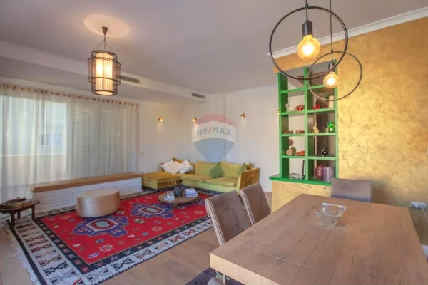 Shtepi me qera 3+1 ne Tirane - 1,900 Euro