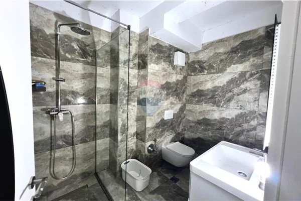 Dyqan - Per Qira - FZ Rezidence, Tirane