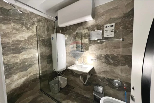 Dyqan - Per Qira - FZ Rezidence, Tirane