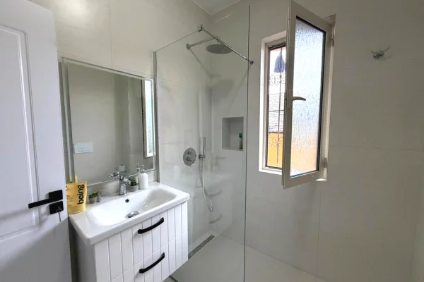 Appartamento in affitto a Tirana 3+1, Arredato