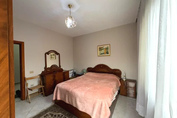 Appartamento in affitto a Tirana 3+1, Arredato