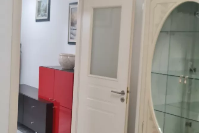 Shtepi me qera Apartament ne Tirane, 2+1, Mobilimi E mobiluar, Pagesa 400  Euro.
