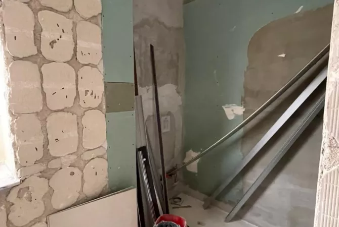 Shtepi ne shitje Apartament ne Tirane, 2+1, Mobilimi E mobiluar, Pagesa 130,000  Euro.