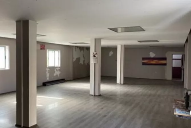 Ambient biznesi me qera 4+1 ne Tirane - 800 Euro