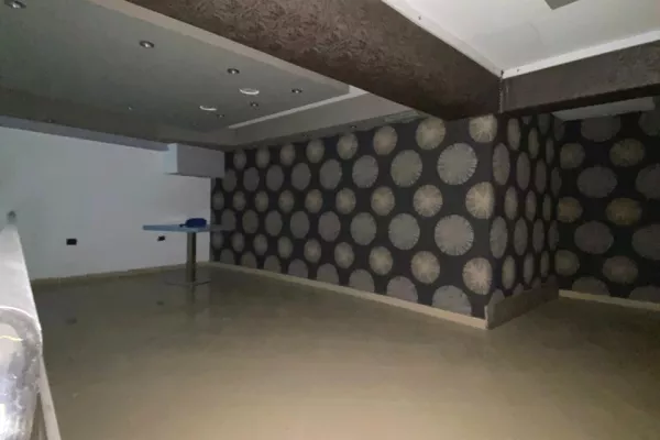 Business Property for Rent 1+1 in Tirana - 50,000 Leke
