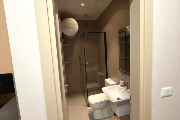 Shtepi me qera Apartament ne Tirane, 2+1, Mobilimi E mobiluar, Pagesa 90,000  Leke.