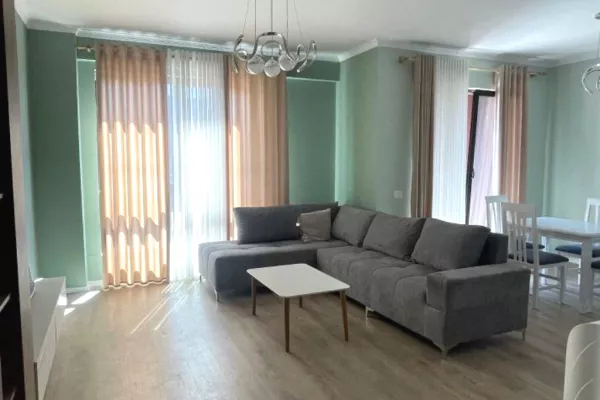 Shtepi me qera Apartament ne Tirane, 2+1, Mobilimi E mobiluar, Pagesa 1,200  Euro.