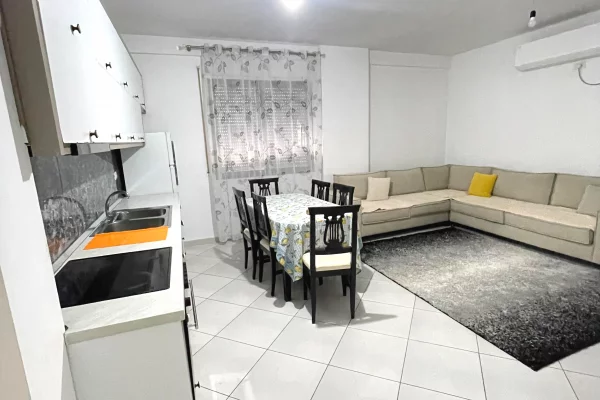 Shtepi me qera Apartament ne Tirane, 3+1, Mobilimi E mobiluar, Pagesa 60,000  Leke.