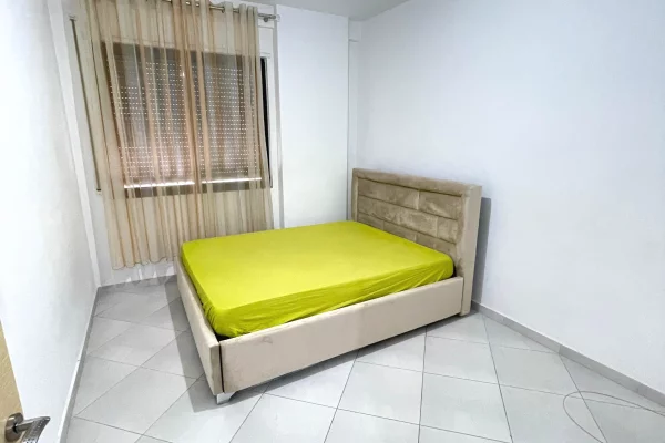 Shtepi me qera Apartament ne Tirane, 3+1, Mobilimi E mobiluar, Pagesa 60,000  Leke.