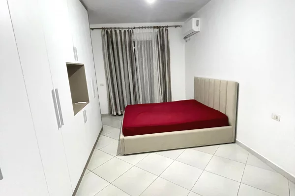 Shtepi me qera Apartament ne Tirane, 3+1, Mobilimi E mobiluar, Pagesa 60,000  Leke.