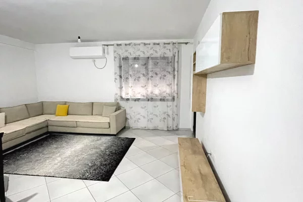 Shtepi me qera Apartament ne Tirane, 3+1, Mobilimi E mobiluar, Pagesa 60,000  Leke.