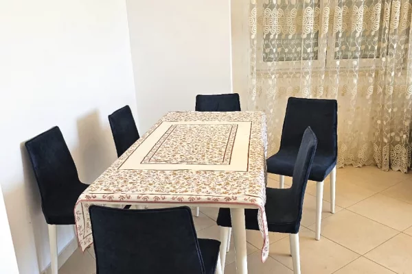 Shtepi me qera Apartament ne Tirane, 3+1, Mobilimi E mobiluar, Pagesa 600  Euro.