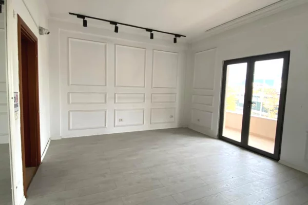 Business Property for Rent 1+1 in Tirana - 1,500 Euro