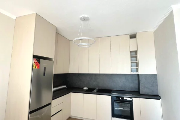 Shtepi me qera 2+1 ne Tirane - 1,000 Euro