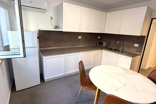 🏢 Zyre me Qira – Zogu i Zi, Tirane