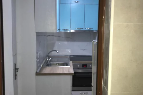 Shtepi ne shitje Apartament ne Tirane, Garsoniere, Mobilimi E mobiluar, Pagesa 52,000  Euro.