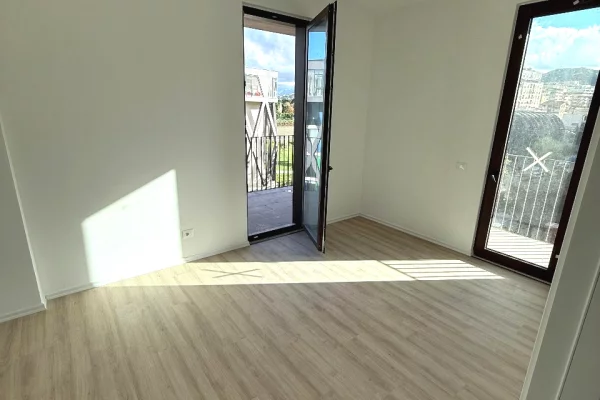 Business Property for Rent 3+1 in Tirana - 1,000 Euro