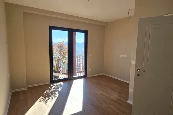 Business Property for Rent 3+1 in Tirana - 1,800 Euro