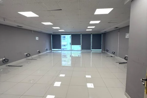 Ambient biznesi me qera 3+1 ne Tirane - 3,150 Euro