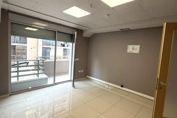 Ambient biznesi me qera 3+1 ne Tirane - 3,150 Euro