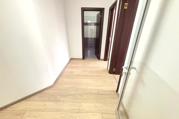 Shtepi ne shitje Apartament ne Tirane, 2+1, Mobilimi Bosh, pa mobiluar, Pagesa 258,000  Euro.