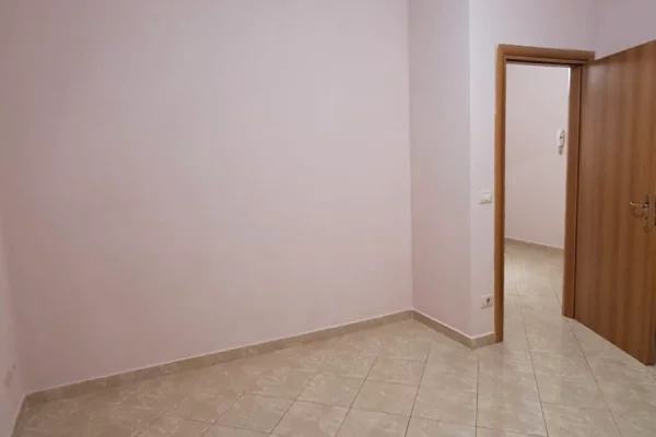 Shtepi me qera 1+1 ne Tirane - 400 Euro