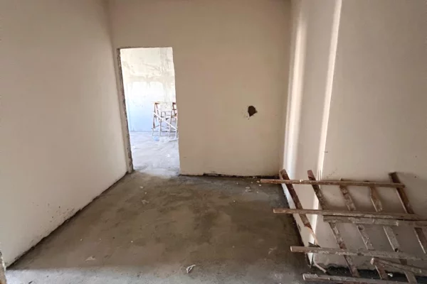 Shtepi ne shitje Apartament ne Tirane, 2+1, Mobilimi E mobiluar, Pagesa 198,000  Euro.