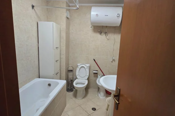 Shtepi me qera 2+1 ne Tirane - 900 Euro