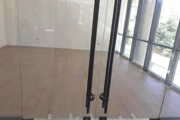 Ambient biznesi me qera 1+1 ne Tirane - 80,000 Leke