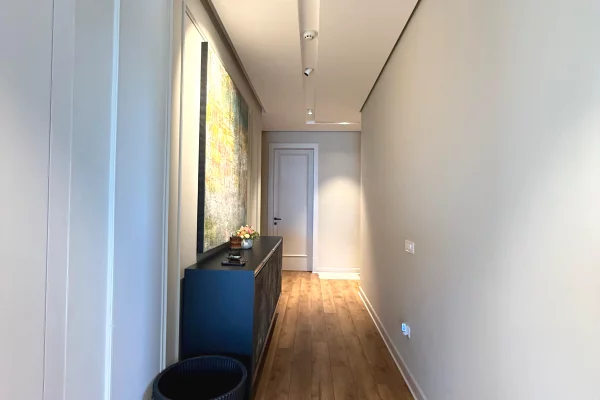 Shtepi ne shitje Penthose(kati i fundit panoramik) ne Tirane, 3+1, Mobilimi E mobiluar, Pagesa 600,000  Euro.