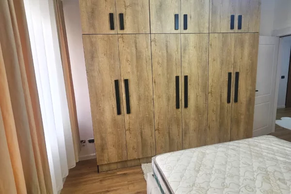 Shtepi ne shitje Apartament ne Tirane, 2+1, Mobilimi E mobiluar, Pagesa 155,000  Euro.