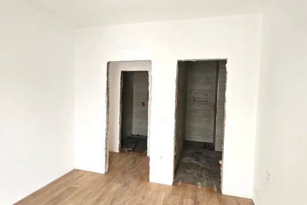 Shtepi ne shitje 2+1 ne Tirane - 130,000 Euro