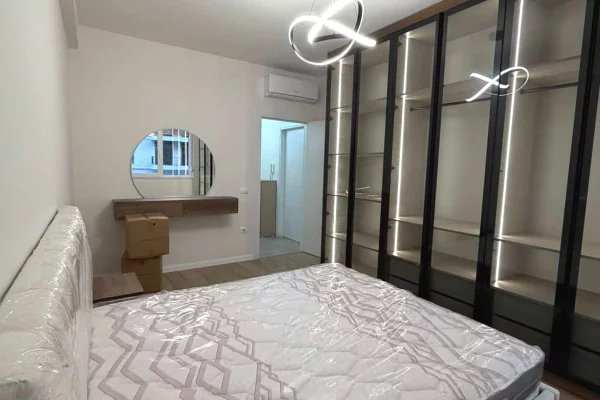 Shtepi me qera Apartament ne Tirane, 1+1, Mobilimi E mobiluar, Pagesa 800  Euro.