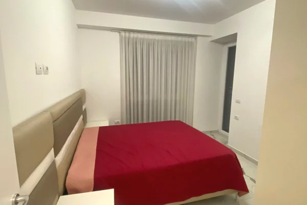 Shtepi me qera Apartament ne Tirane, 2+1, Mobilimi E mobiluar, Pagesa 800  Euro.