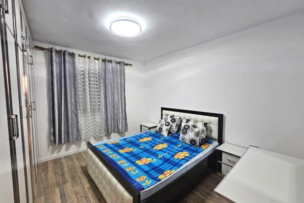 Shtepi me qera Apartament ne Tirane, 2+1, Mobilimi E mobiluar, Pagesa 50,000  Leke.