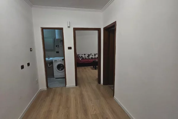 Shtepi me qera Apartament ne Tirane, 2+1, Mobilimi E mobiluar, Pagesa 50,000  Leke.