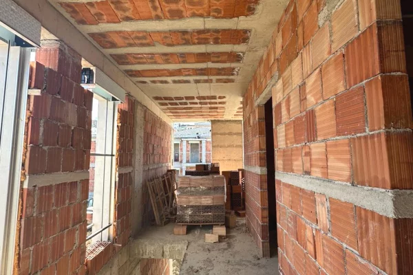 Shtepi ne shitje Vila Luksoze ne Tirane, 4+1, Mobilimi Bosh, pa mobiluar, Pagesa 715,500  Euro.