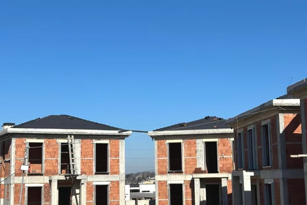 Shtepi ne shitje Vila Luksoze ne Tirane, 4+1, Mobilimi Bosh, pa mobiluar, Pagesa 715,500  Euro.