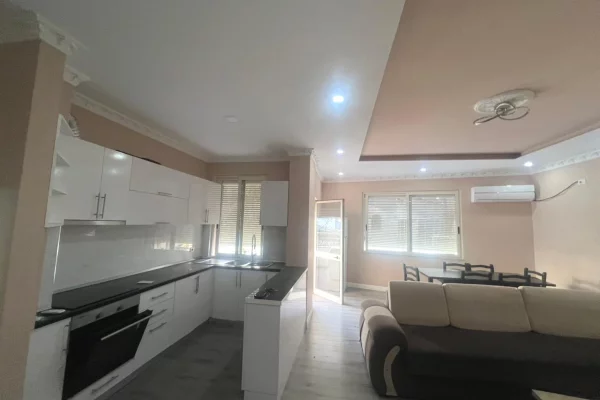 Shtepi me qera Apartament ne Tirane, 3+1, Mobilimi E mobiluar, Pagesa 550  Euro.