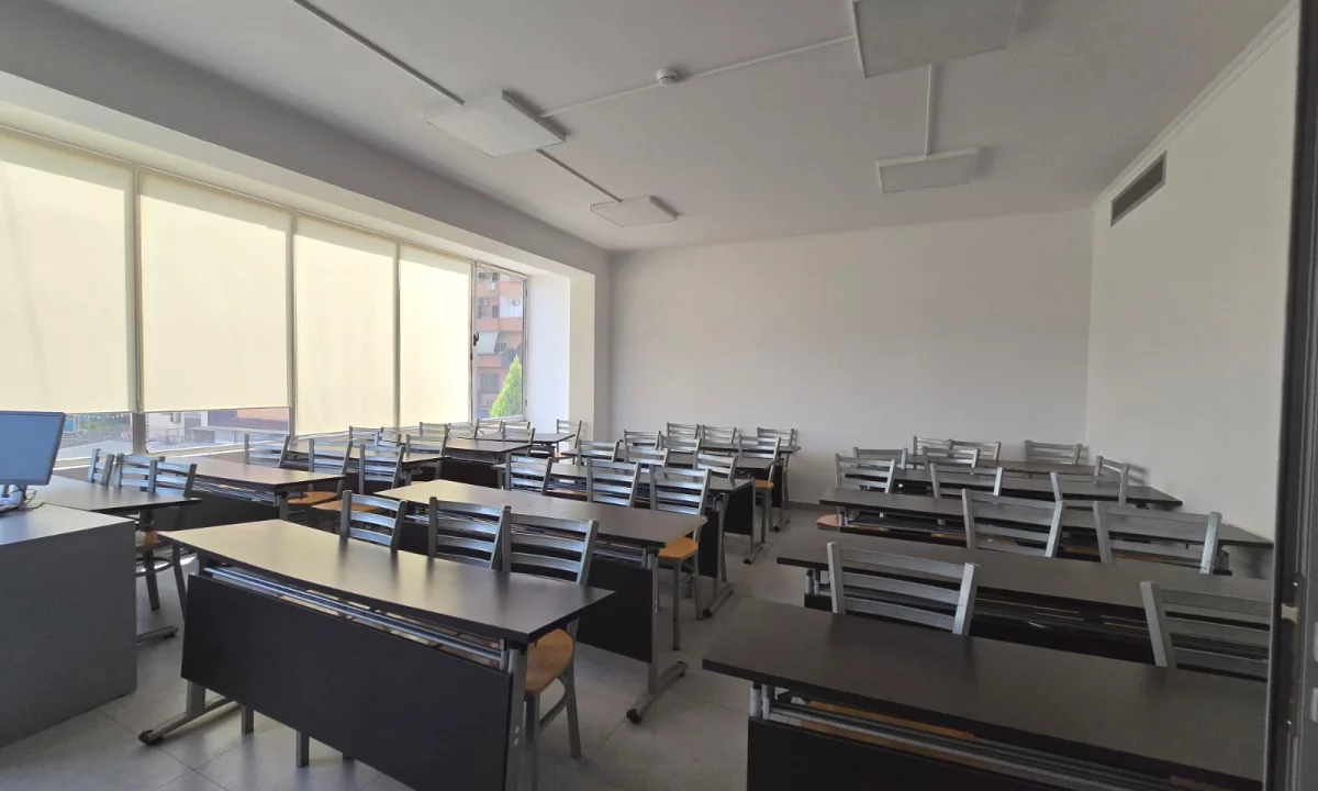 JEPET ME QIRA GODINE 4-KATESHE  -  RRUGA DRITAN HOXHA 