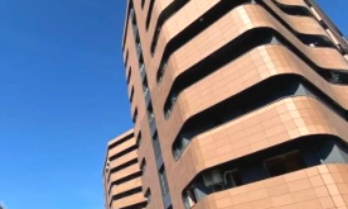 ZYRE ME QIRA  OAZIS RESIDENCE UNAZA E RE 