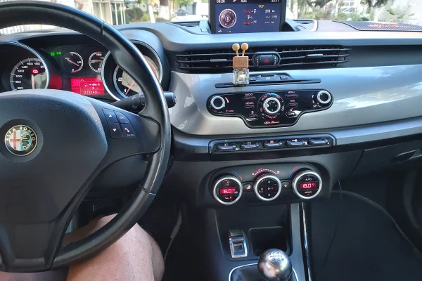 Makina ne shitje ne Vlore, Alfa Romeo, 2013 Diesel,Kambio Manual Pagesa 570,000  Leke.