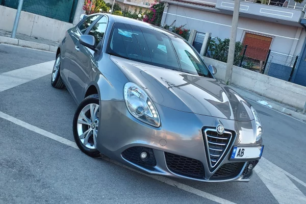 Cars for sale in Vlora - 570,000 Leke