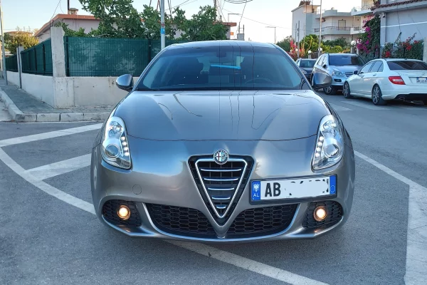 Cars for sale in Vlora - 570,000 Leke