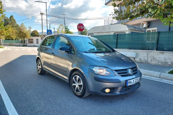 Cars for sale in Vlora - 500,000 Leke
