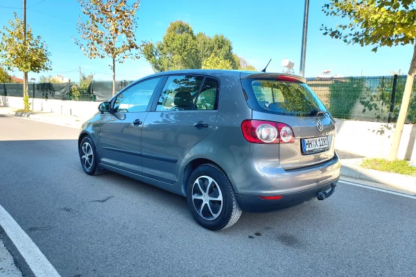 Cars for sale in Vlora - 500,000 Leke